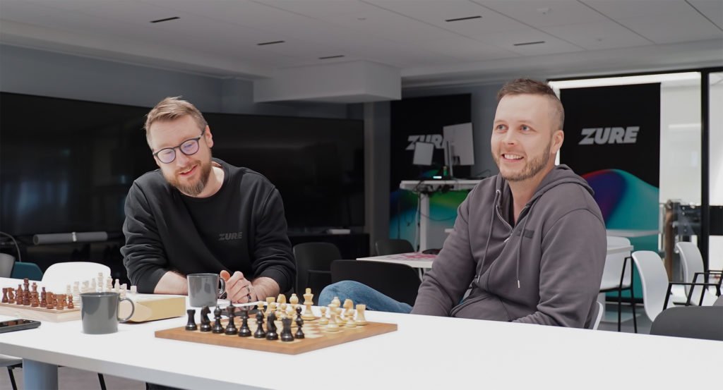 Erkka and Janne playing chess
